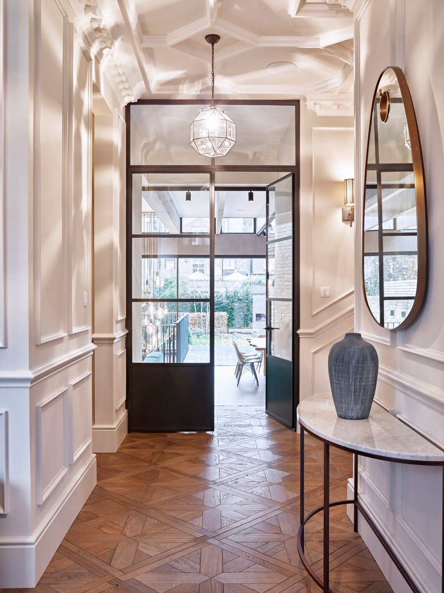 Let's begin the year with this warm and bright project collaborating with <a href="/figlondonhome/">Fig London</a> .We had the opportunity to supply and install one of our favorite all time panels, the classic Montpellier .Bespoke and handfinished, these panels blends perfectly with this inspiring design.