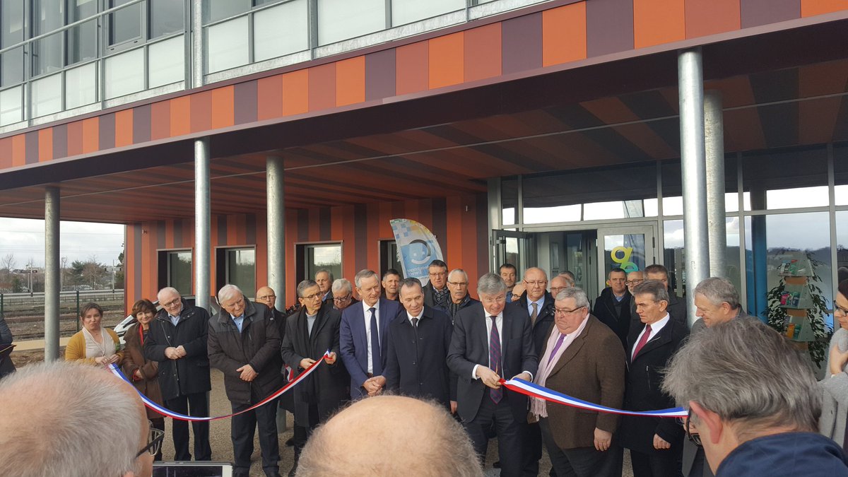 MarineAnsquer's tweet photo. Inauguration du Quai des entrepreneurs à #chateaubriant un bel endroit dédie aux futurs chefs d'entreprises et dirigeants du pays de chateaubriant-derval On pourra y retrouver les conseillers de @CCINantes https://t.co/m6tkgWtC6K