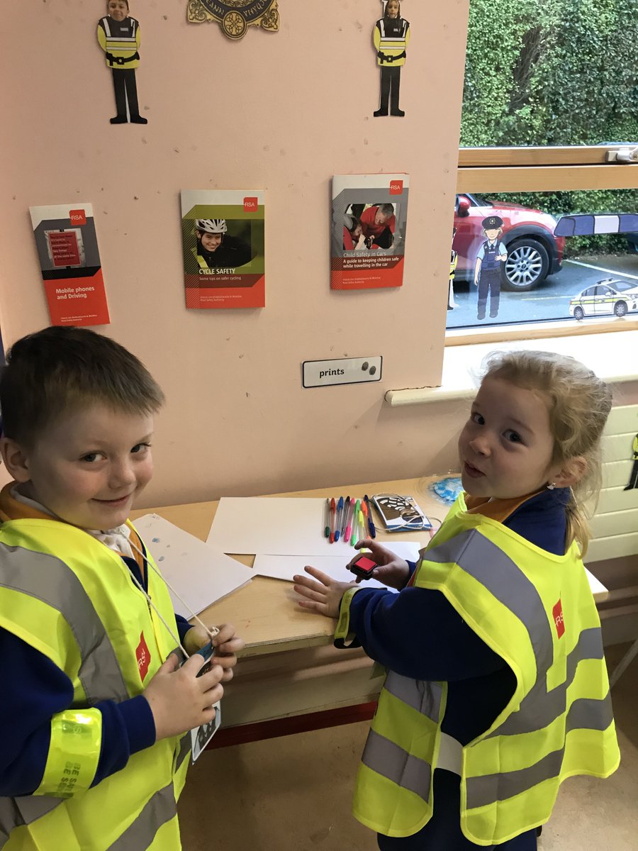 OLOWKilternan's tweet photo. Ms Callenders Snr Infants are enjoying our new Aistear theme of the Garda Station #Aistear #Garda #Community @gardainfo https://t.co/b3fZGeDMEJ