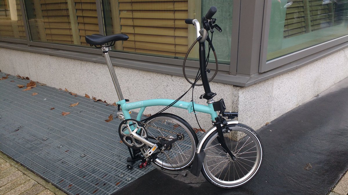 gp_bzh's tweet image. Maniabilité au top, confort au top, vivacité extraordinaire, encombrement ultra réduit (1 vrai atout pour le train). Bref, j'ai craqué... #Brompton #lightisright #VeryUrbanBike