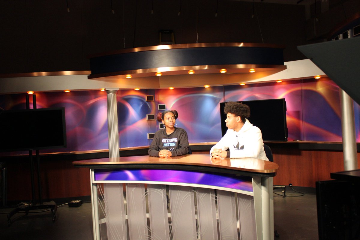 MsLucasLCB's tweet photo. Mass comm students learn about broadcasting and journalism at VCU's Robertson School of Media and Culture.  #betheU, #oneCCPS, @lcbirdprincipal https://t.co/vZL2uXl6pI