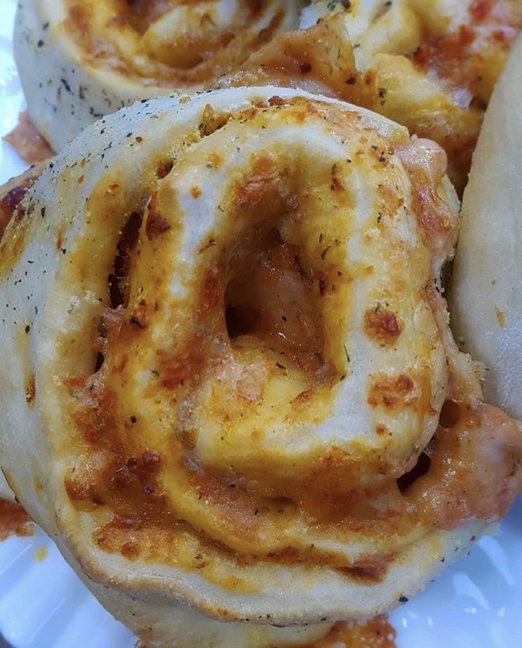 ConcessionBIA's tweet image. What New Years resolution!!??  It’s Friday- let’s get the weekend started right!  @CrumbunsCafe sweet and savoury treats hit the spot!  #scratchbaking #bakery #sweetgoodness 788 Concession #supportlocal #spendithere #concessionbia #hamontfood #hamont