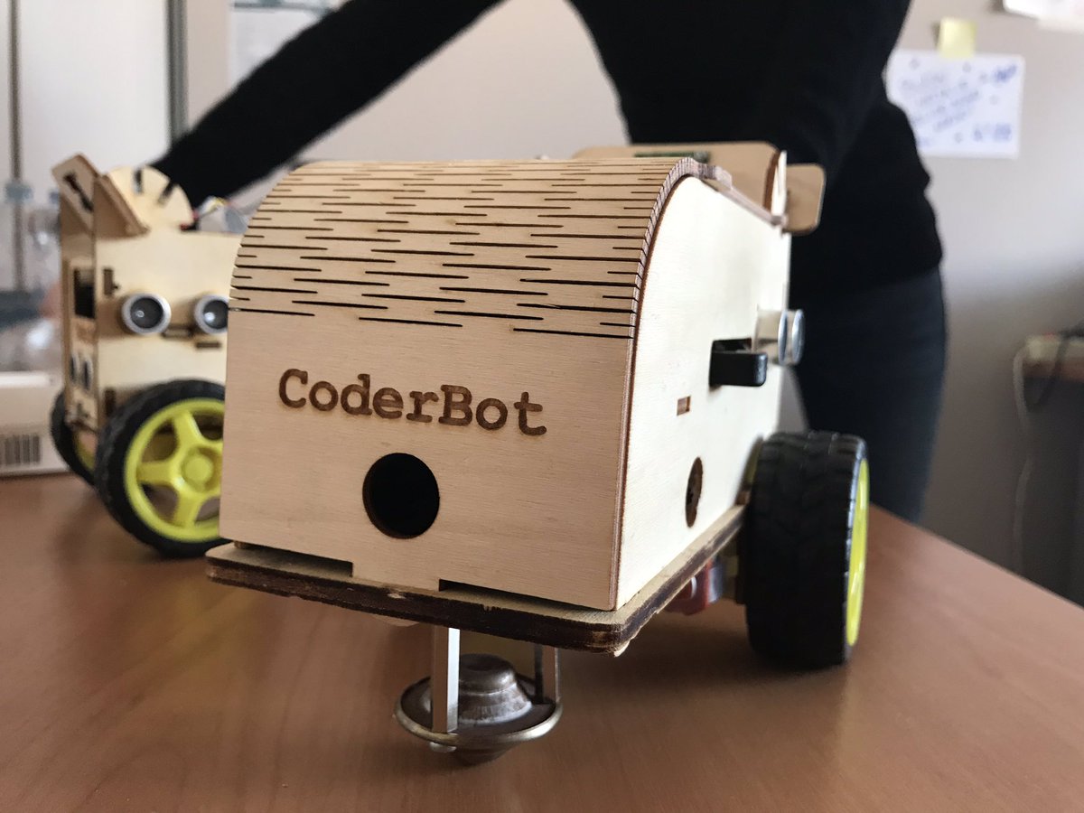 unimib's tweet image. Oggi e domani in U16, quattro insegnanti di Arluno e Aprilia imparano a usare @coderbotorg grazie al #crowdfunding Bicocca e al contributo di @sorgenia