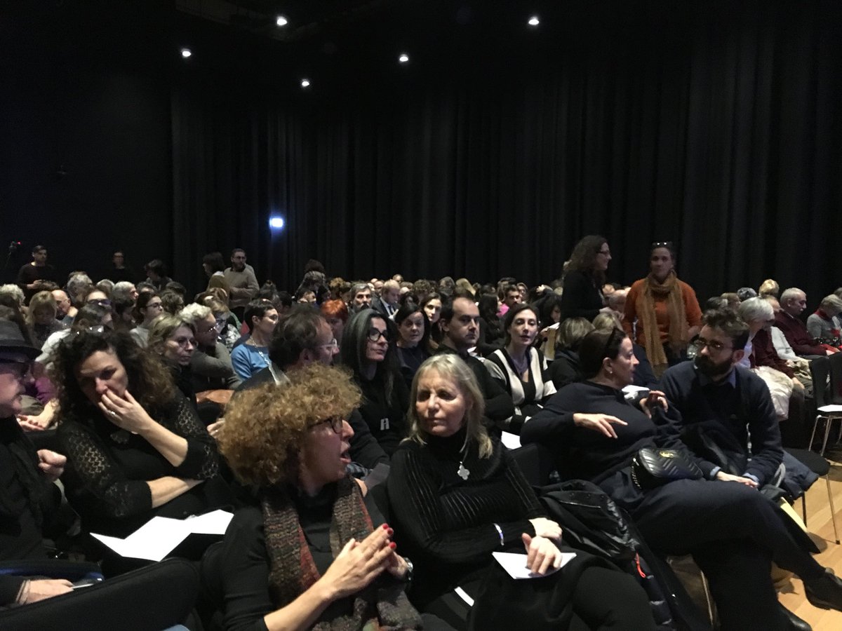Tra poco in <a href="/FondFeltrinelli/">Fondazione Giangiacomo Feltrinelli</a> Viva / De André, lo spettacolo per raccontare l’impegno civile e politico, e l’amore per il jazz di #FabrizioDeAndre con #FalegnamediParole di #LuigiViva