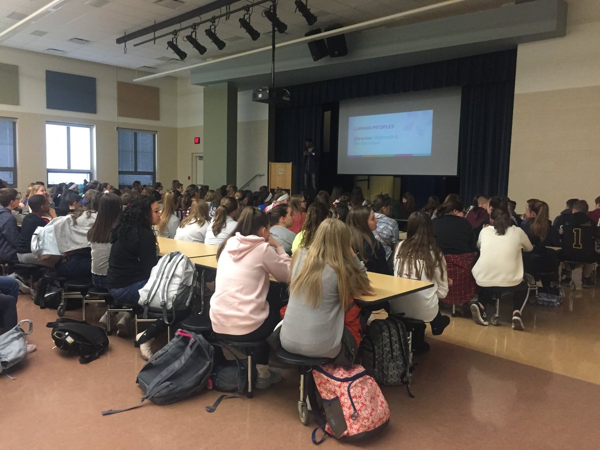 KauffeldMichael's tweet photo. LIFE students &amp; members of our NJHS had the opportunity to learn about @StarHouseCbus They provide a safe place for homeless youth to seek services &amp; begin to establish trust in order to access stabilizing resources such as housing, clinical therapy, &amp; employment opportunities. https://t.co/gnvhIIYyls