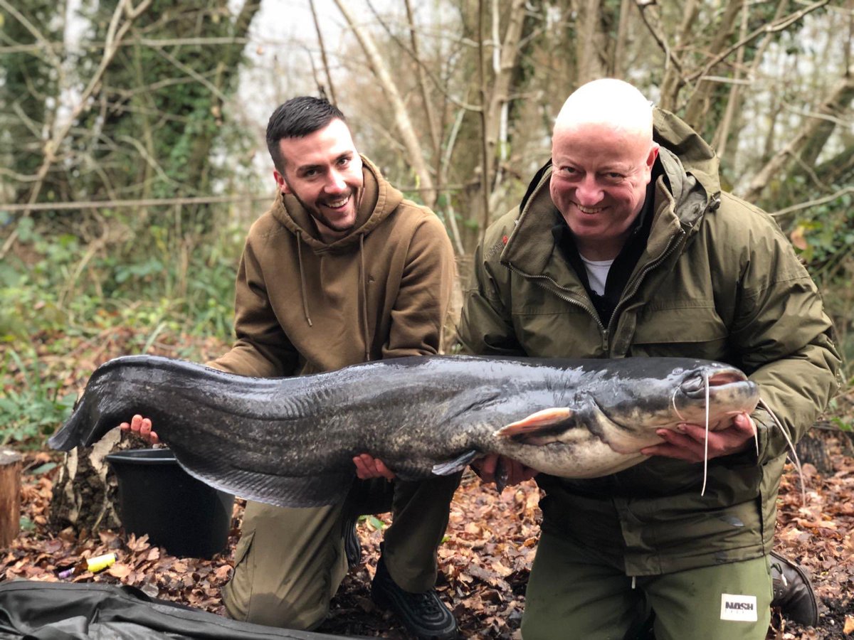 ChurchwoodFish's tweet photo. 1st Cat from our dedicated Cat Lake for 2019 👍 Jenkins Lake also keeping nice &amp; warm 🔥 (family friends before you ask if you can have a fire 🤣)  #carp #fishing #winterhero @KordaOfficial #kamakura #hooks #kamo  #hooklink #super  #sharp #hooks @TeamMainline #cell #popup https://t.co/GzyC1h5eZs