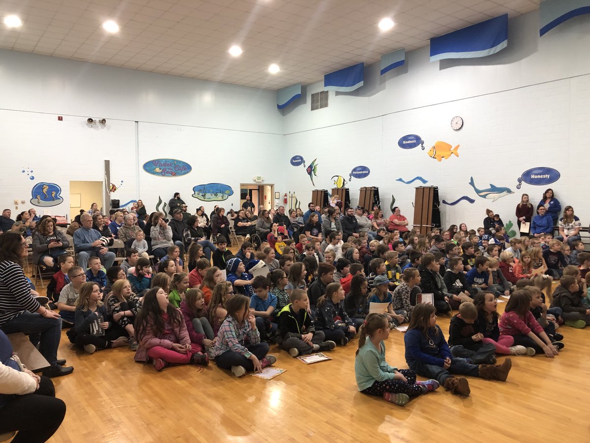 gosportelem's tweet photo. Celebration Convocation @gosportelem today! #socsowen https://t.co/YHSyKr3h2m
