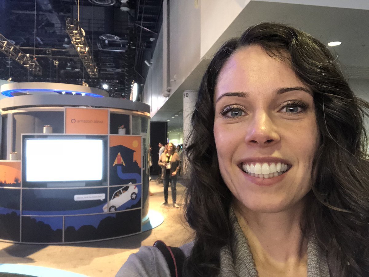 MrsANowak's tweet photo. Amazon inside your car at CES #askalexa #AMAZONPROMOTIONS https://t.co/CAgmOUPh9G