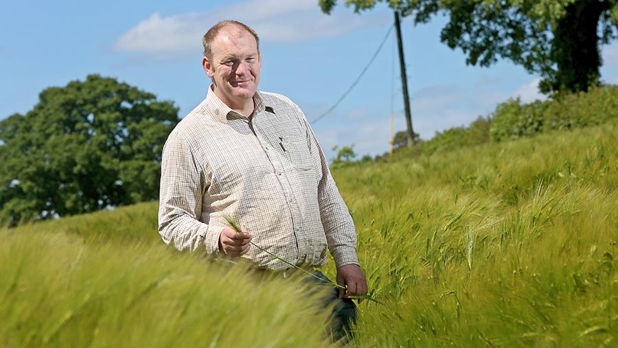 Benchmarking proves a valuable tool for Herefordshire arable manager, particularly when it comes to decision-making time! #BritishAgri via <a href="/FarmersWeekly/">Farmers Weekly</a> <a href="/BritishArable/">British Arable</a>  ow.ly/pydh30ndmGZ