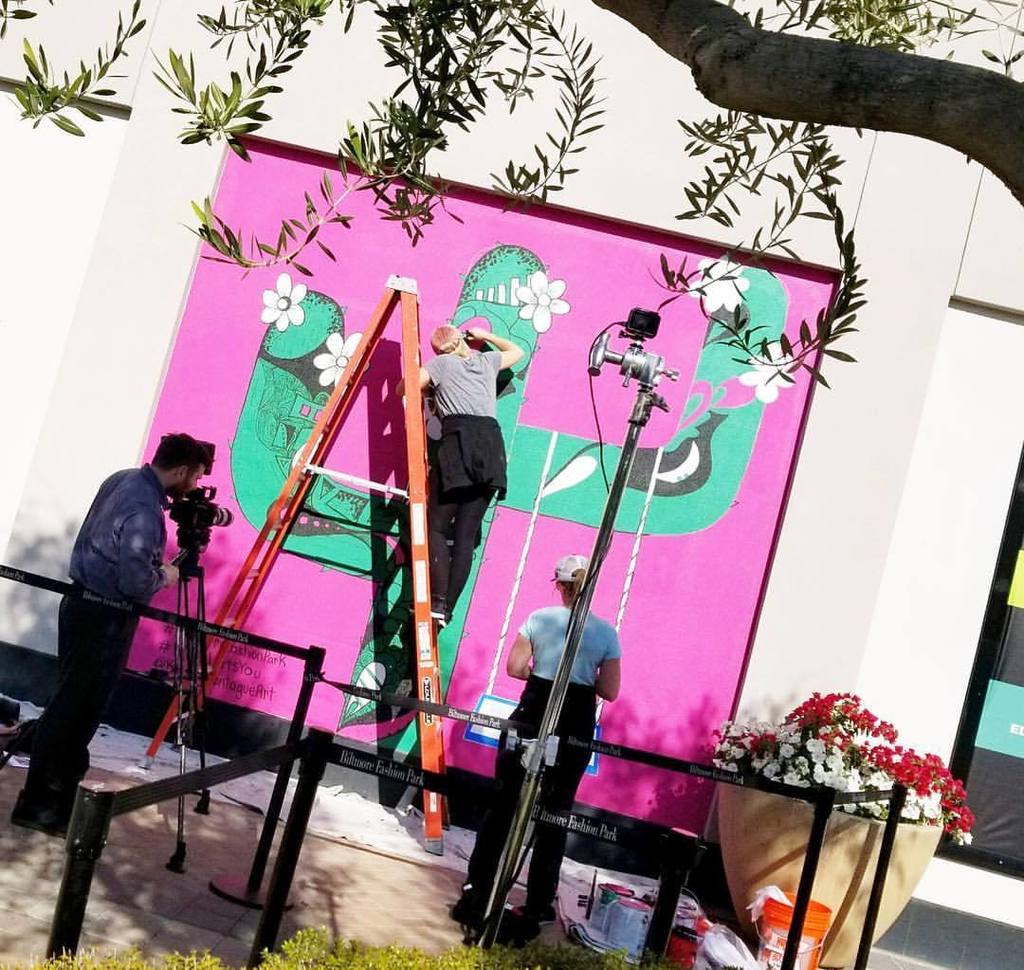 SVF_LTD's tweet photo. Getting #broll and #interview with @kelseymontagueart @biltmorefashionpark on her #macerichmalls #mural project. #videoproduction #sonyfs700 #timelapse #gopro #phoenix
https://t.co/FaUTOlie4n https://t.co/vJI9sYOLdF