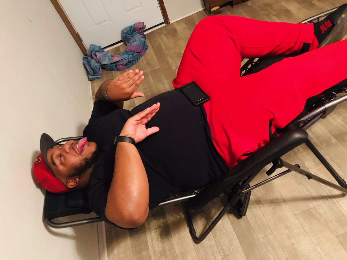 IAmCarmichEAL's tweet photo. Nun.... Just Qoolin 🤷🏾♂️ #ChiChapterQues https://t.co/8TR2oYwa6T