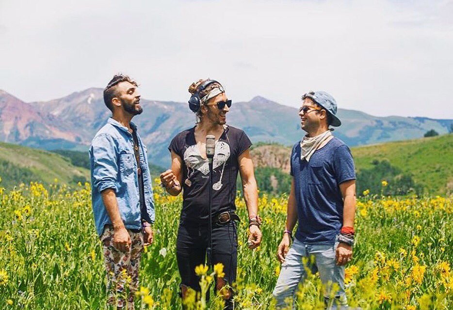 EffectPartners's tweet photo. In partnership with @clifgreennotes, @magicgiant fans will have the chance to connect with local organizations fighting for environmental progress in their own hometowns as the band makes stops along the โHome Away From Home Tourโ. #GoGreenNotes #GreenEvents https://t.co/byOSsamXWu