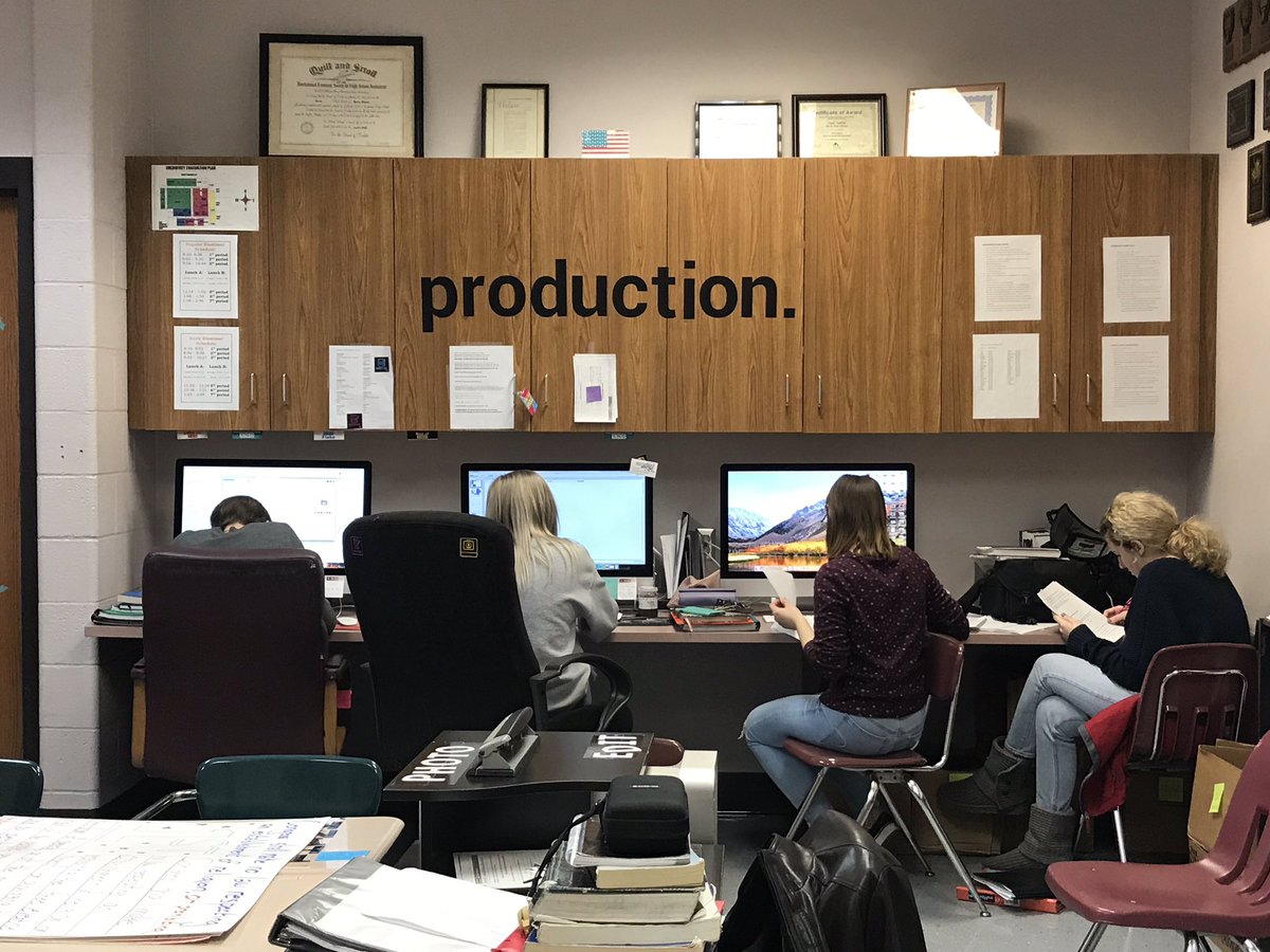 HHSNewsStaff's tweet photo. Testing their knowledge of newswriting to make this semester’s articles and yearbook that much better! #journalismtests #newswriting #studentjournalists #Production #copywriting #macdesktops #pcdesktops #tigerjournalists #firstpublicationdropsatendofJanuary https://t.co/9YUye1grkH