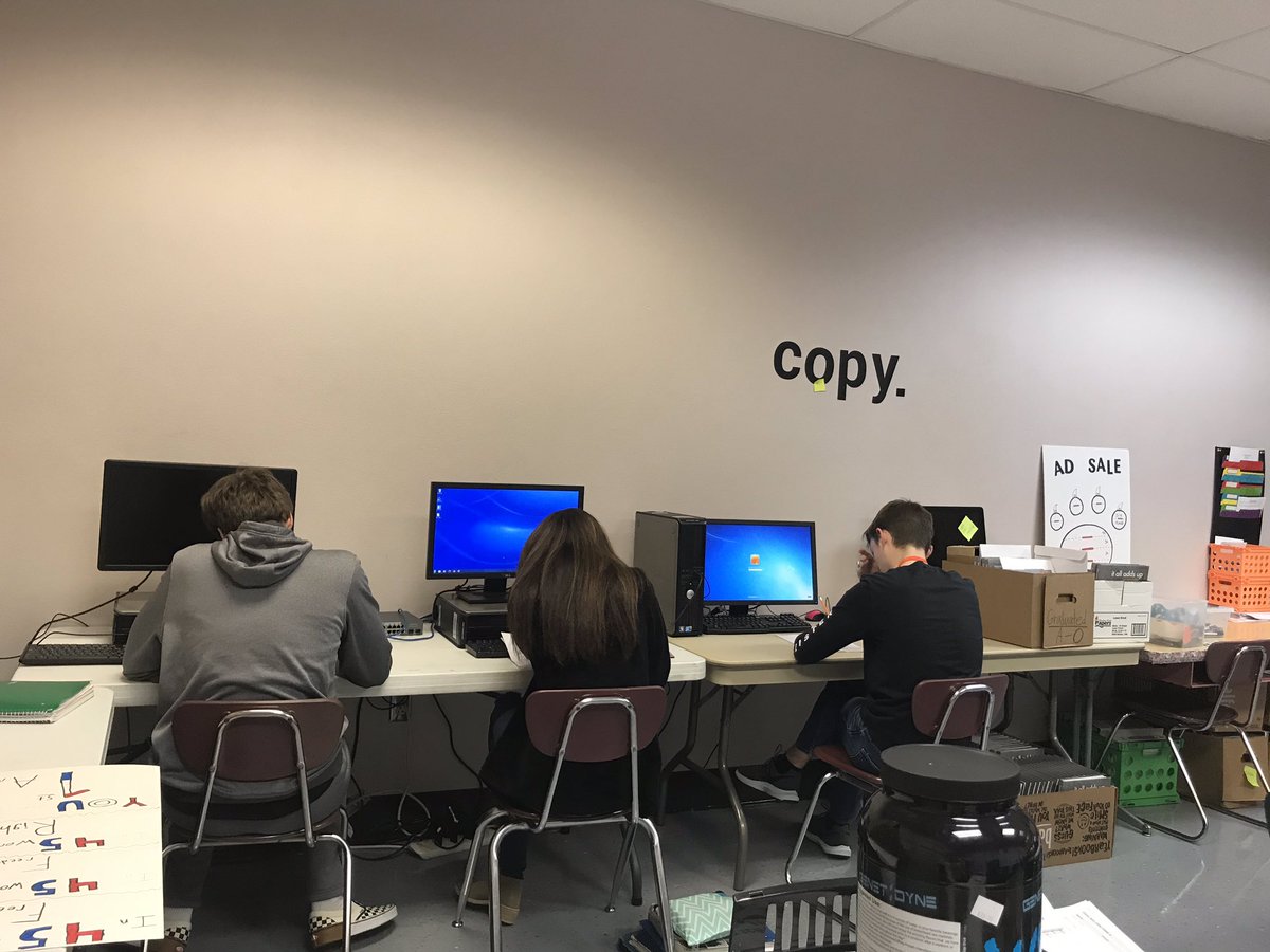 HHSNewsStaff's tweet photo. Testing their knowledge of newswriting to make this semester’s articles and yearbook that much better! #journalismtests #newswriting #studentjournalists #Production #copywriting #macdesktops #pcdesktops #tigerjournalists #firstpublicationdropsatendofJanuary https://t.co/9YUye1grkH