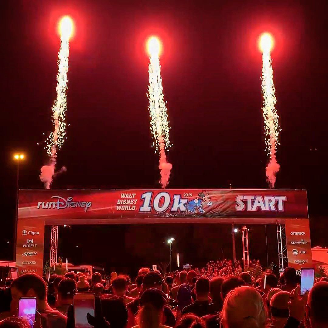 mofongorun's tweet photo. ¡Déjà wujú! Mi madre nunca entendió que cuando corría detrás del camión de los helados en realidad estaba entrenando. Vamo’ arriba. Día 2 en Disney. #MofongoRun #disneymarathonweekend #disneymarathon #rundisney #10k https://t.co/f3rO5lG0EE