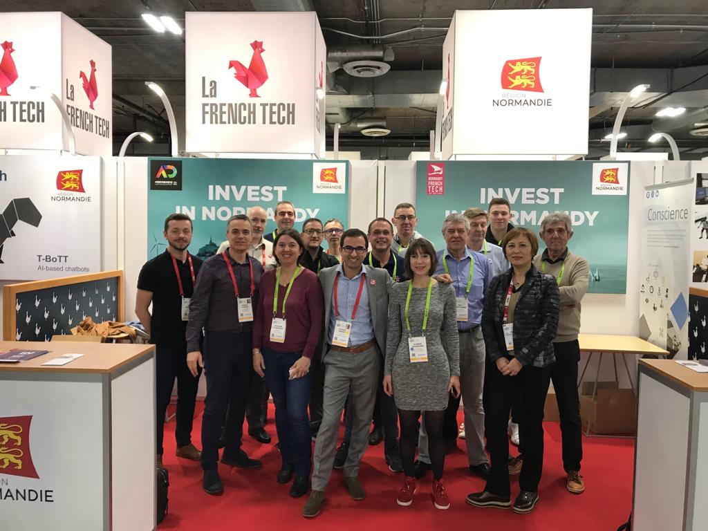 #CES2019  #Jour4  Séances photos de famille #ChooseNormandy ! La #team au complet  avec @Ndie_incubation @keyveo3d  #CrittElectonique @ConscienceRobot 
@CCI_inter_nie @FastPointFrance #MordicusStudio @ErlabSafety #SolutionConsommable #isurveillance ... #InvestInNormandy  #Bravo !