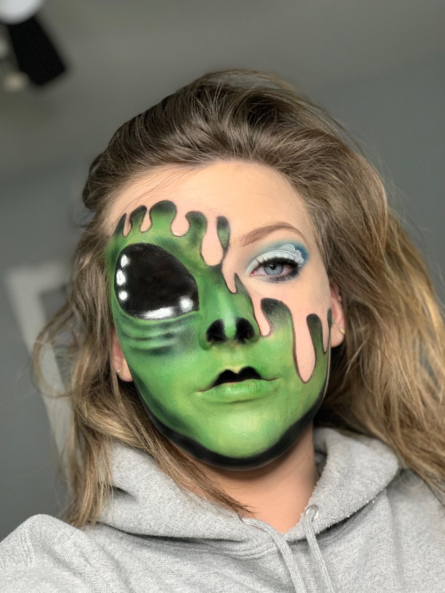 AbbyHolt99's tweet photo. Somethings are just out of this world 🌎 ✨💚 https://t.co/YCGX96Gz6V