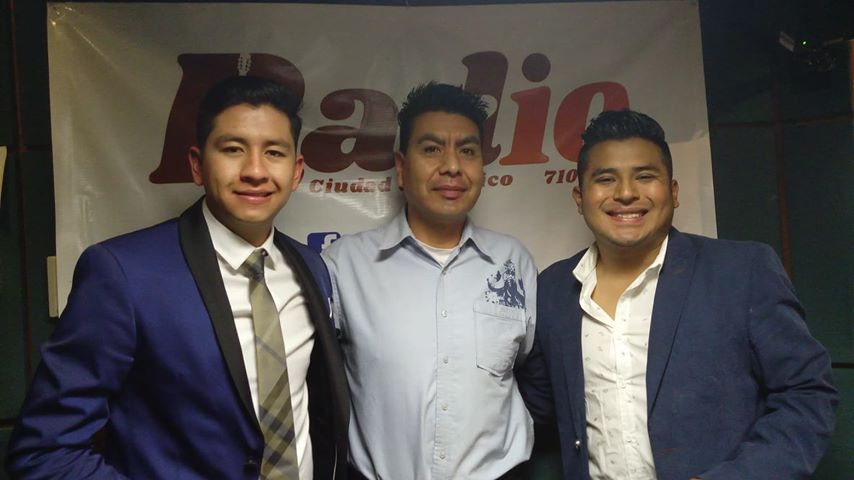 radio710am's tweet photo. #Entrevista Lorenzo Trujillo y La Herencia de Nuestra Tierra nos presentan su disco "Volver a sentir" y el sencillo #Advertida

Teléfonos en cabina: 5604-7884 y 5604-8532. https://t.co/OgxlJ8THm0