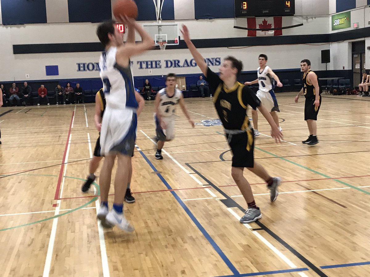 ReprtrPatHealey's tweet photo. The @lockviewhigh @CoachFulmore defeat HERH  90-76 @BillDompierre #EastHants #FallRiverNS https://t.co/M2WjJ29vCd