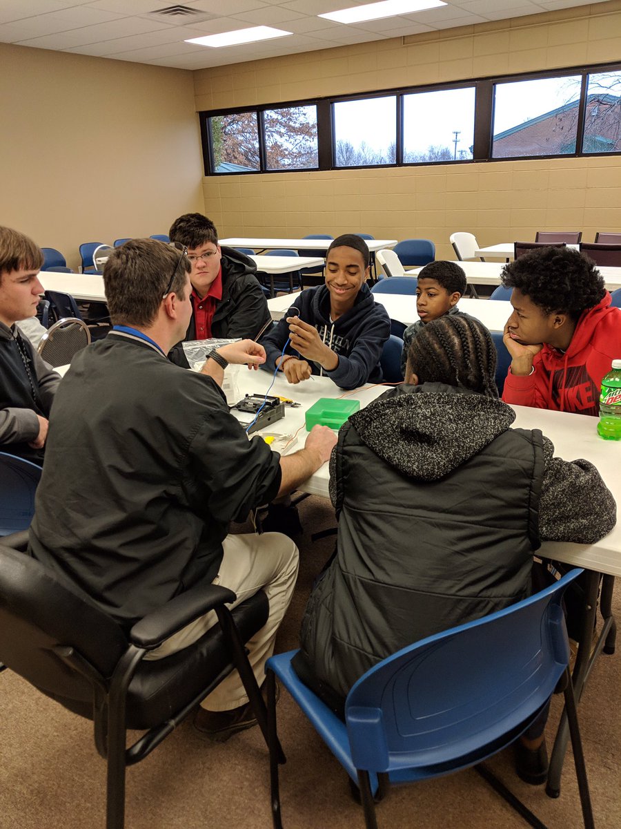 SuptACollins's tweet photo. Excited for the upcoming event on 2/28, IT Matters @wkttelcom with @MLRamage from @MurrayStateTSM and Mr Voss of @WKCTC. Great partners and working with @4riversCA cooperative learning projects through #NSFY Grant. #PurchaseADD #AmGrad #FantasticVoyage #AnchorStrong https://t.co/d377uHFj6b