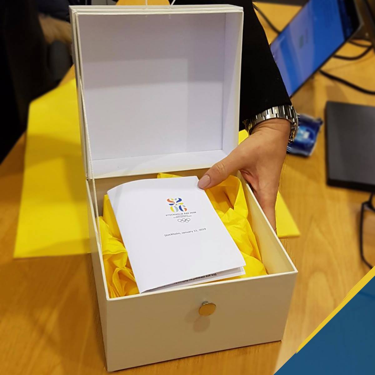 The <a href="/Stockholm2026/">Stockholm Åre 2026 🇸🇪</a> candidature file has left the building – that means that the #Swedish application to host the #WinterOlympics &amp; <a href="/Paralympics/">Paralympic Games</a> has officially been submitted! 👏 

Next stop? #IOC! 🎁 

MORE ➡️ bit.ly/2D2UlEe