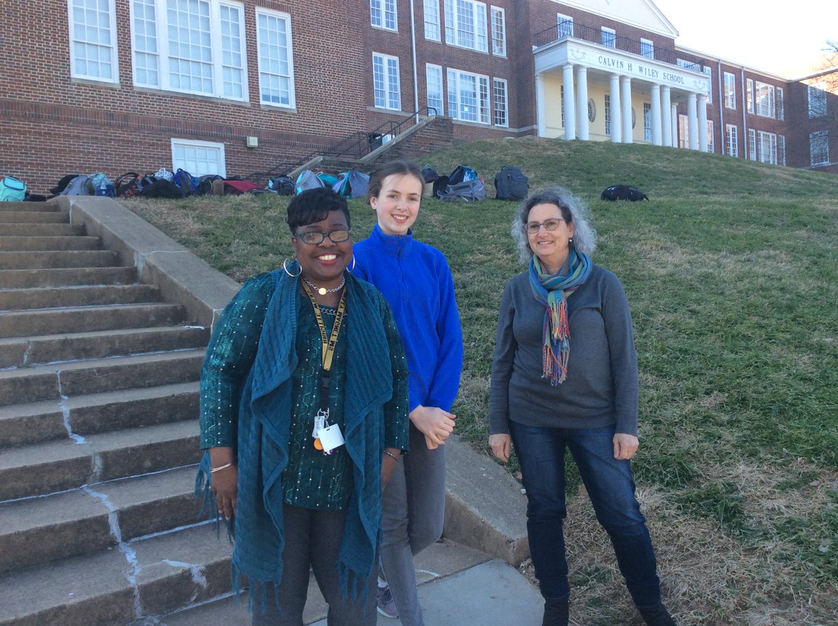 LauraLyons19's tweet photo. Congratulations to Emma Kate-- and her teachers on the 7th grade  Aviators team-- for winning the school Spelling Bee! @WileyMS  #Spellingchamp https://t.co/23DzpxByzE