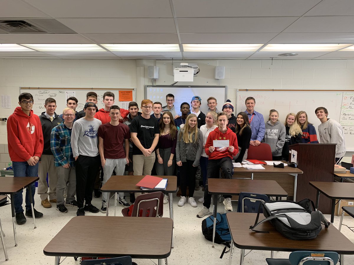 fairport_high's tweet photo. Mr. Dziedzic’s social media and business class raised $275 with a class project to support local families in need! #raidernationmakeadifference https://t.co/WNJSdRIX86