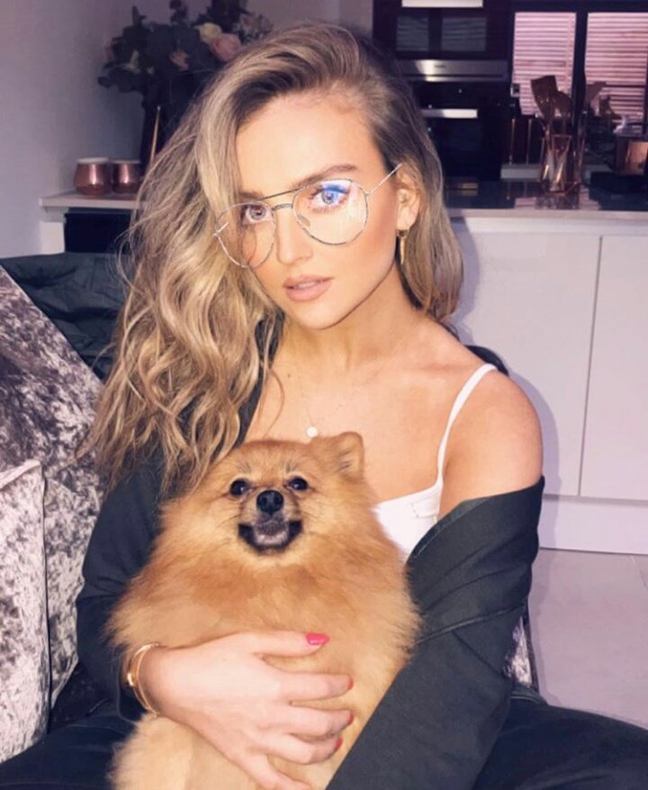 LMWorldVoting's tweet photo. We're currently winning Mixers, keep going. Let's open the gap
@LittleMix
#iHeartAwards #CutestPet #Hatchi https://t.co/6iQwS5EsLU