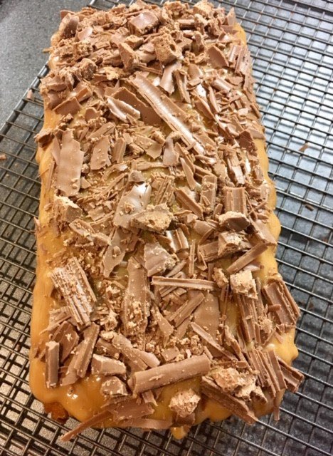 bakeablesby's tweet image. bakeablesbylj.co.uk/blog/chocolate…
My new recipe: Chocolate Caramel Banana Bread! I think the addition of chocolate and caramel, lifts Banana Bread to the next level. And a slice counts as one of your five of day, right?  #banana #baking #ukblogger #foodblogger #bakeoftheday #recipe #cake