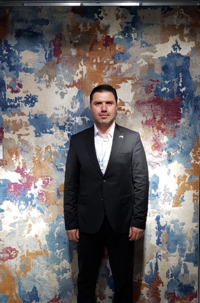 MURATHALICI1's tweet photo. Ağbimiz,destekçimiz işortagimiz Mutas hali
sahibi Huseyin Ulutaş beyle hannoverde domotex 2019 fuardayiz..
#mutas #mutaşhalı #hüseyinulutaş #hannover
#domotex2019
#hannovermesse2019 #hannovergermany🇩🇪 https://t.co/RkJn0u7xrf