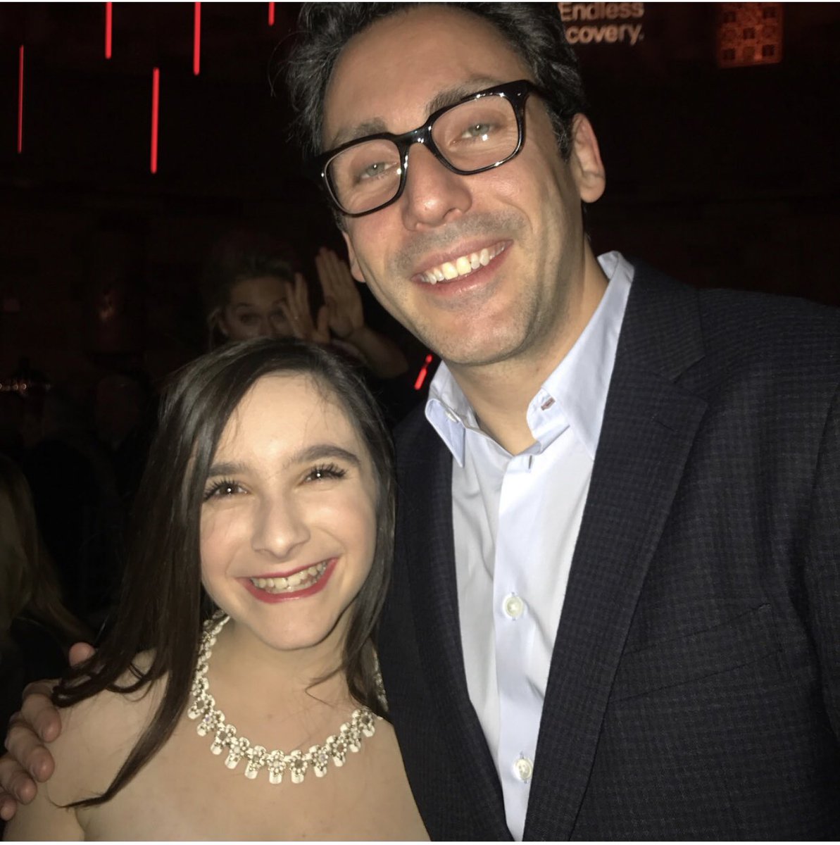 ThatHannahAlper's tweet photo. I knew @NeilBlumenthal was awesome when I met him in 2017, but hearing the announcement that @WarbyParker  will provide free eye exams and glasses to all NYC kindergarteners and first graders is beyond words. #PupilsProject 👓 https://t.co/OooSkkJSpw