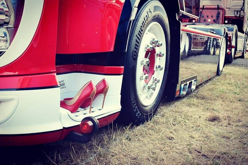 OnlyWayIsDutch's tweet photo. Classy over trashy everyday of the week 👌🏻

ONLY WAY IS DUTCH • THE STYLE MOVEMENT https://t.co/wzQyiQva9I