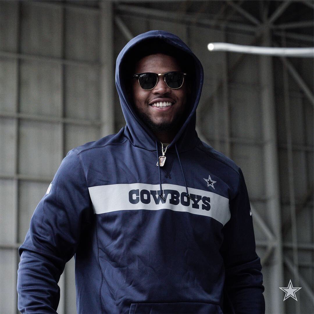 dallascowboys's tweet photo. LA Bound. ✈️ 

#DALvsLAR | #FinishThisFight https://t.co/gLfZDCMcjP