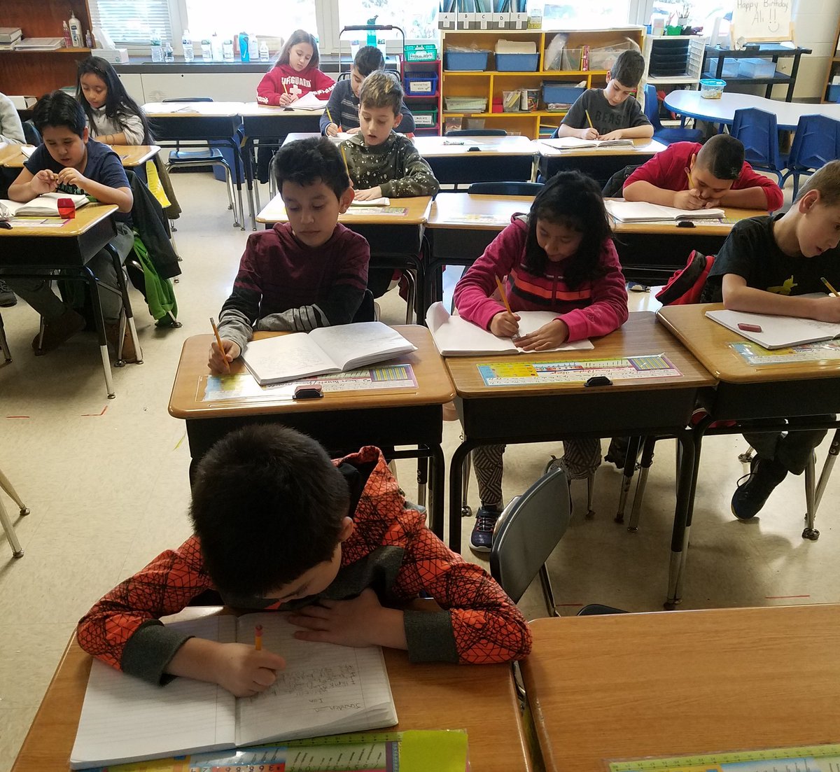 ENLmsA's tweet photo. Avid writers reacting to #Ianfilm. #thirdgrade #IntegratedENL @Carmelschools @Kent_Primary   @fundacion_ian https://t.co/jLS2ZZEh9x
