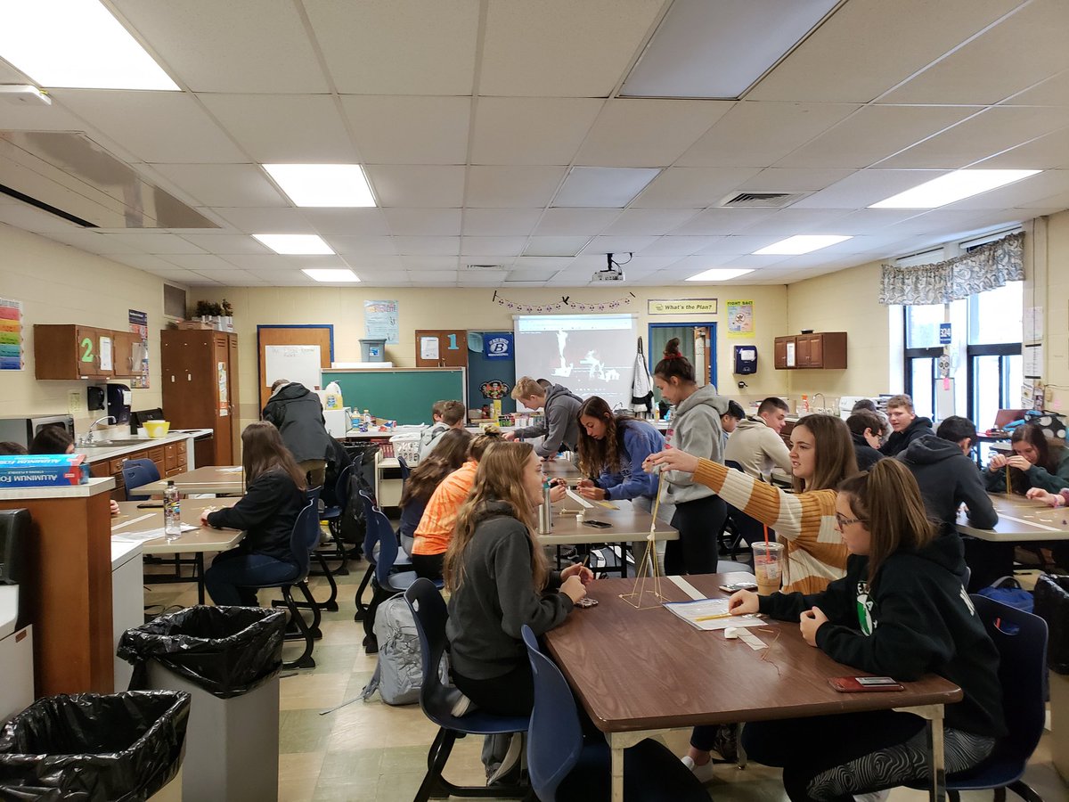 bhsmrssal's tweet photo. Spaghetti structures in fast foods. The tallest was in 3rd period with 28.5 inches!!! #salsclass #BrunswickPride #fastfoods https://t.co/xanWuMcFro
