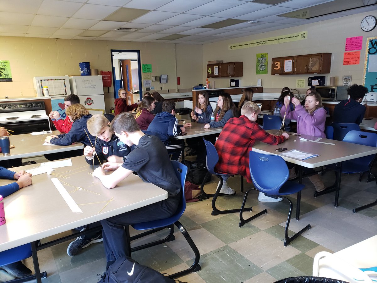 bhsmrssal's tweet photo. Spaghetti structures in fast foods. The tallest was in 3rd period with 28.5 inches!!! #salsclass #BrunswickPride #fastfoods https://t.co/xanWuMcFro