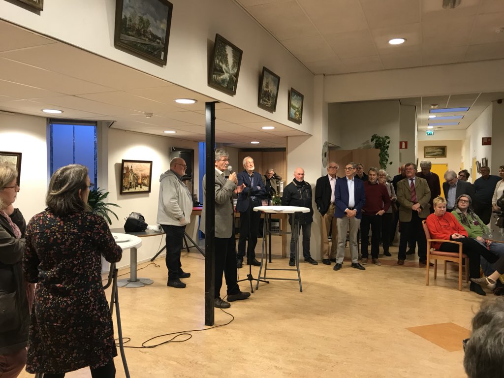 GeaHofstede's tweet photo. Nieuwjaarsreceptie #Dorpshuis #Rheden druk bezocht. Afscheid van Henk Welmers. Dank voor je inzet in de afgelopen jaren. https://t.co/YjBwVVsZl7