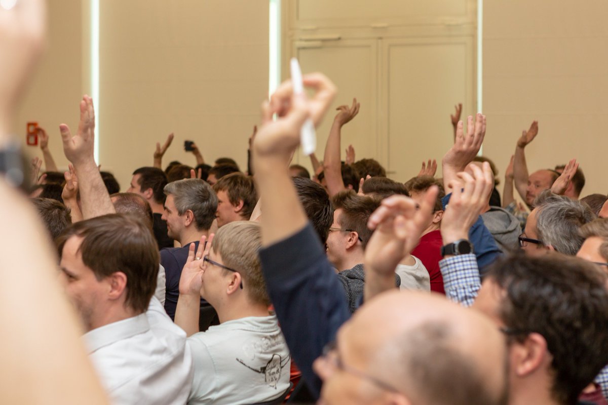 Wer wartet schon gespannt auf den #DevDay2019? Hoch die Hände! 🙌🏽
#devdaydd #wochenende