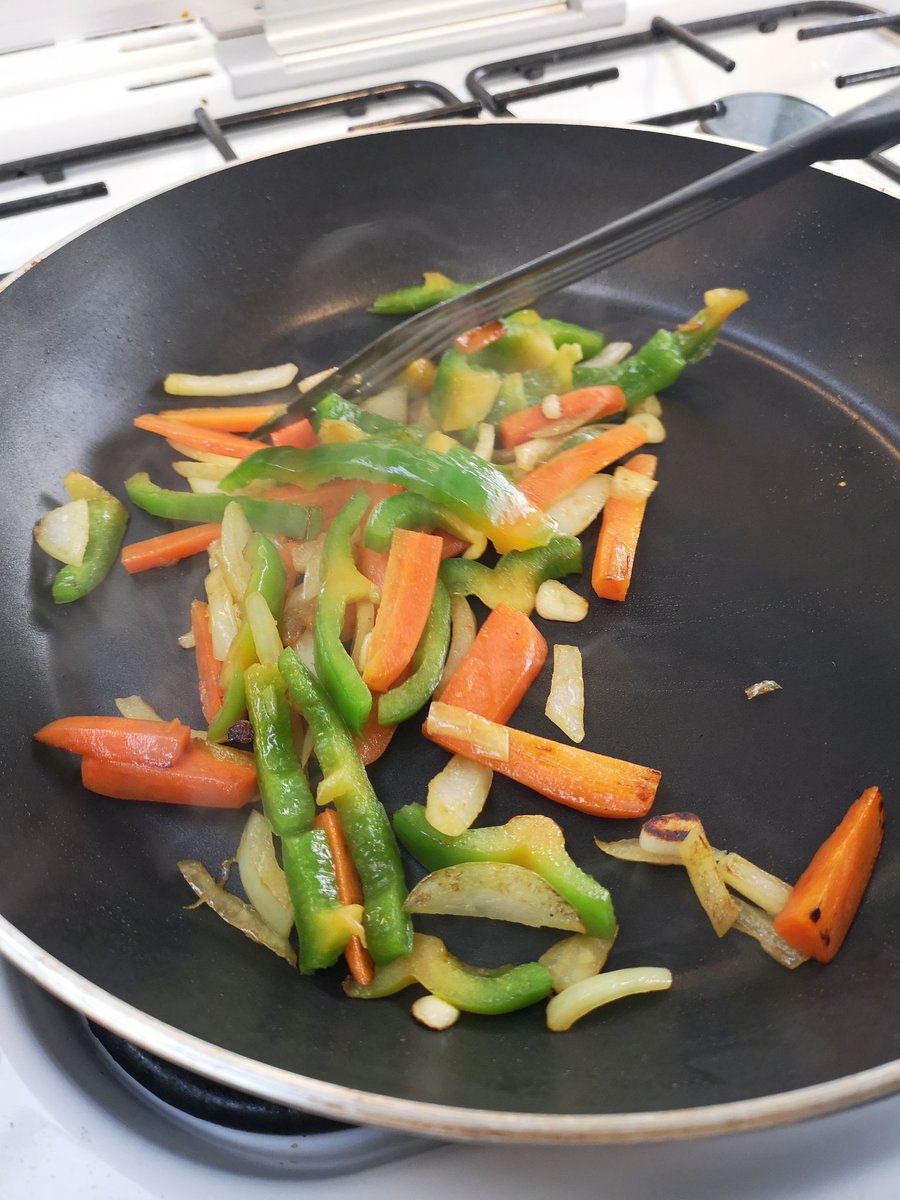 trionoidehomeec's tweet photo. 3rd years were very productive today making this iron rich beef and vegetable stir fry! Lots of valuable culinary skills developed. The delicious smells filled the corridor for the rest of the day 😍 Well done everyone! #HomeEconomics #Learningforlife #Healthyhomecooking https://t.co/AYYv2ti7Zm