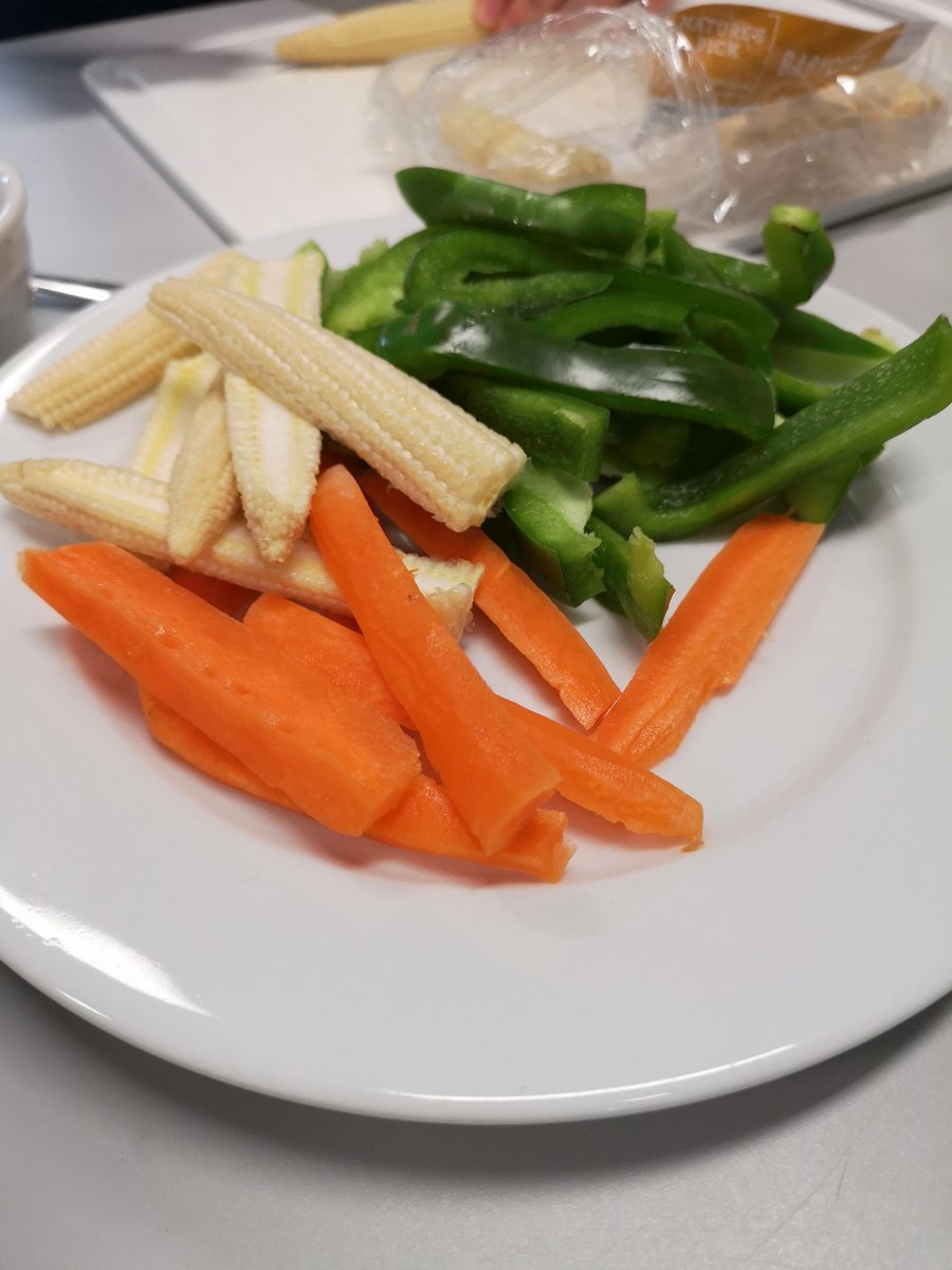 trionoidehomeec's tweet photo. 3rd years were very productive today making this iron rich beef and vegetable stir fry! Lots of valuable culinary skills developed. The delicious smells filled the corridor for the rest of the day 😍 Well done everyone! #HomeEconomics #Learningforlife #Healthyhomecooking https://t.co/AYYv2ti7Zm