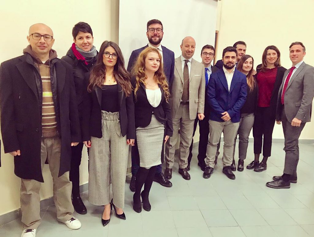marklab2015's tweet photo. Si é conclusa ieri con la prova finale la VI edizione del Master in Marketing e Retail Management.
Congratulazioni e Auguri per un brillante futuro a tutti i discenti!
@uni_cassino #mastermrm #mrm7 #marketing #retail #marklab #unicas https://t.co/naCLxa88yV