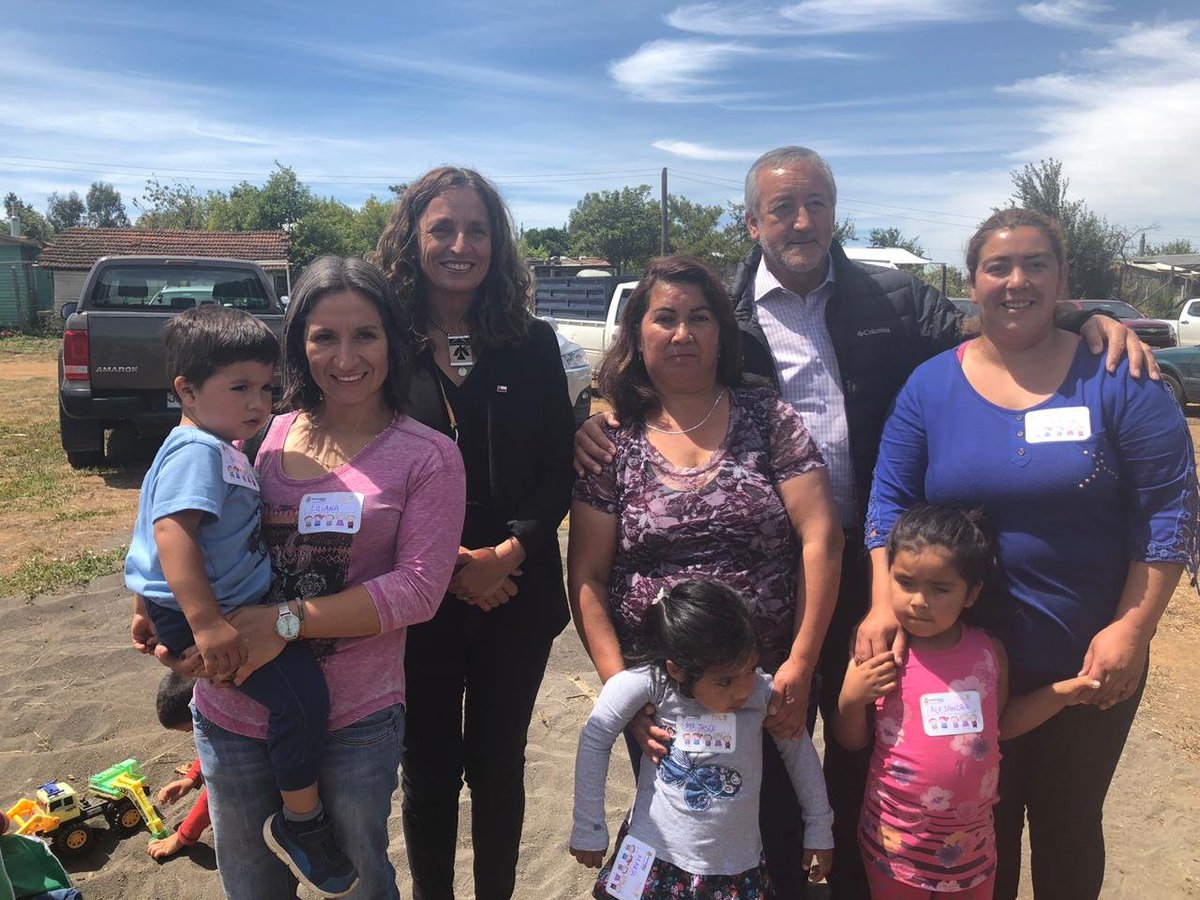 SubEducParv's tweet photo. En #Marzo, el programa #HIPPY de empoderamiento de los padres en la preparación de sus hijos/as para el colegio, se implementará en las provincias de #Arauco y #Malleco beneficiando a 360 familias del sector #PlanDeCalidad #GobiernoEnTerreno #Araucanía https://t.co/kmcIncMnc1