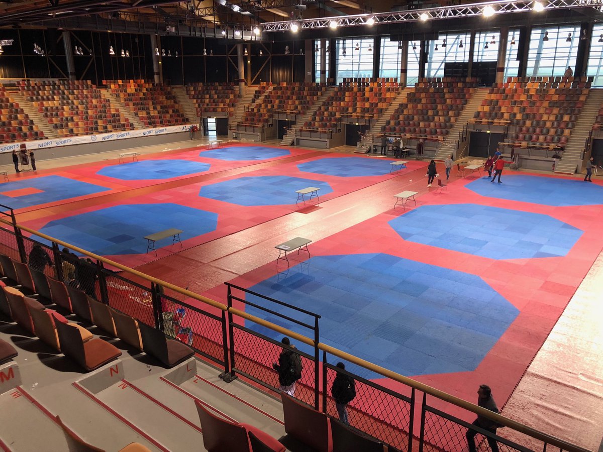 JeromeJarnoux's tweet photo. L’Acclameur se prépare pour accueillir les championnats de France espoirs de Taekwondo à #Niort ⁦@FFTDA⁩ ⁦@Acclameur⁩ https://t.co/87RivhoCDk