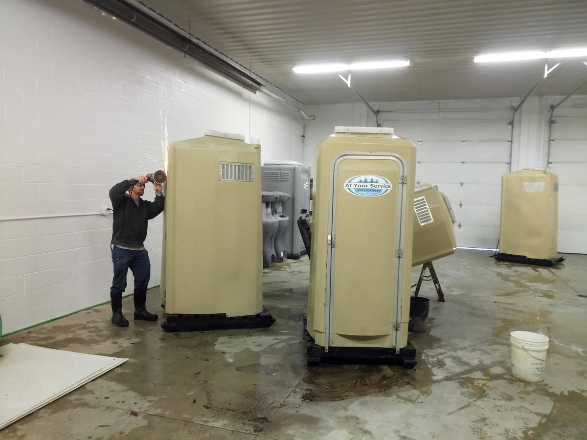 AtYourServiceP1's tweet photo. Steve making the repairs. https://t.co/jnkTJ7NG2J