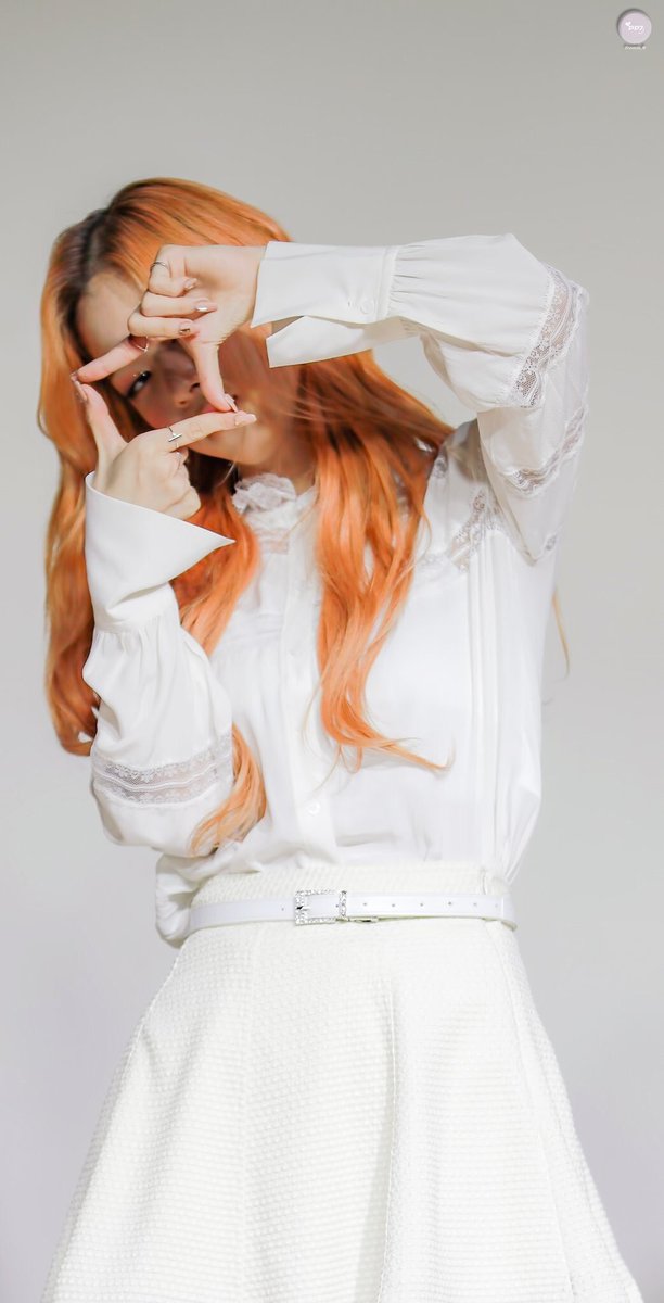 kdolpics's tweet photo. chaeyoung ✿ fromis_9 https://t.co/8vYEMdFKId