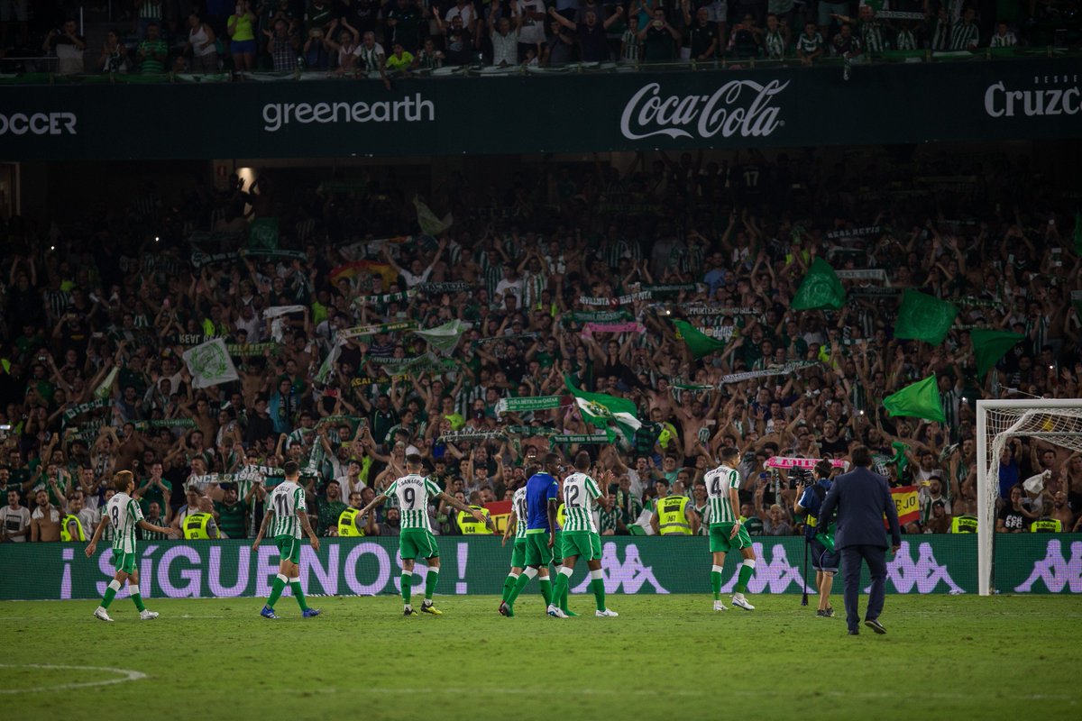¡No puede quedar un solo asiento sin ocupar en el Villamarín! 🏟🔥 

¡Sorteamos 2 entradas para el #RealBetisRealMadrid entre todos los que hagáis RT a este tuit antes de mañana a las 11:00h! 🤗🎫