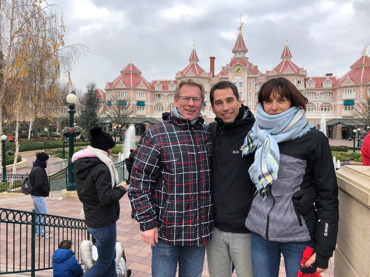 FTSofrilog2019's tweet photo. J’espère que vous avez tous passé de bonnes fêtes de fin d’année ! Pour moi c’était repos et journée en famille à Disneyland🎄 #trail #trailrunning #running #finlandtrophy #finlandtrophy2019 https://t.co/VKLzf291eA