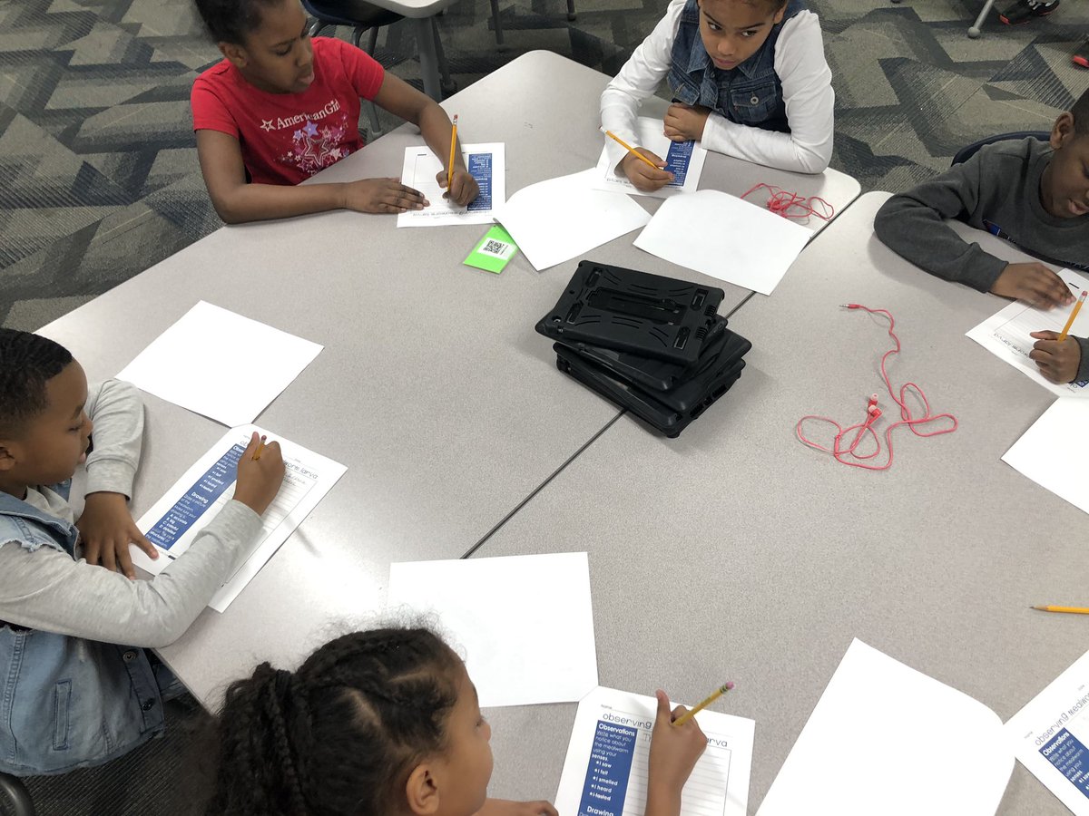 e_barchers's tweet photo. Leaning animal life cycles with mealworms (part 1). #3rdgraderocks @MrsStalkerHMC @HMC1Proud @HMC1MeYouUs @CompassHMC1 https://t.co/KphPS55rRz