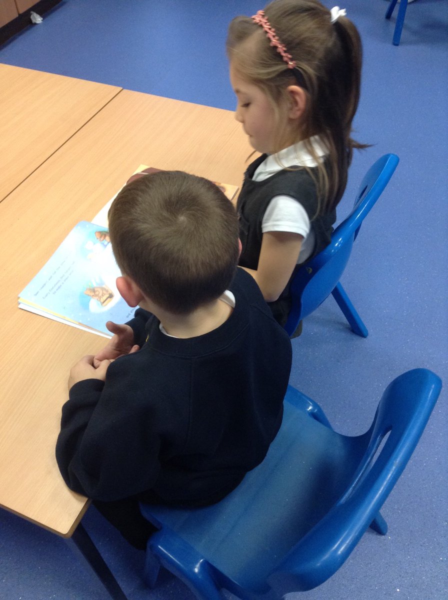 RecBellfieldi's tweet photo. Reception had a lovely visit from some of the children in 2B this afternoon. They came by to treat us to some fantastic reading of winter stories. We can't wait for next time!

#readingforpleasure #EYFS https://t.co/dljBsWZj0s