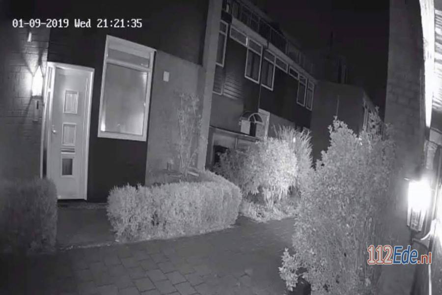 🚨 Hangt er een camera aan uw woning of bedrijfspand? Laat het de politie weten! 112.press/QwSjJw 112Ede https://t.co/lVdjTLgbyT